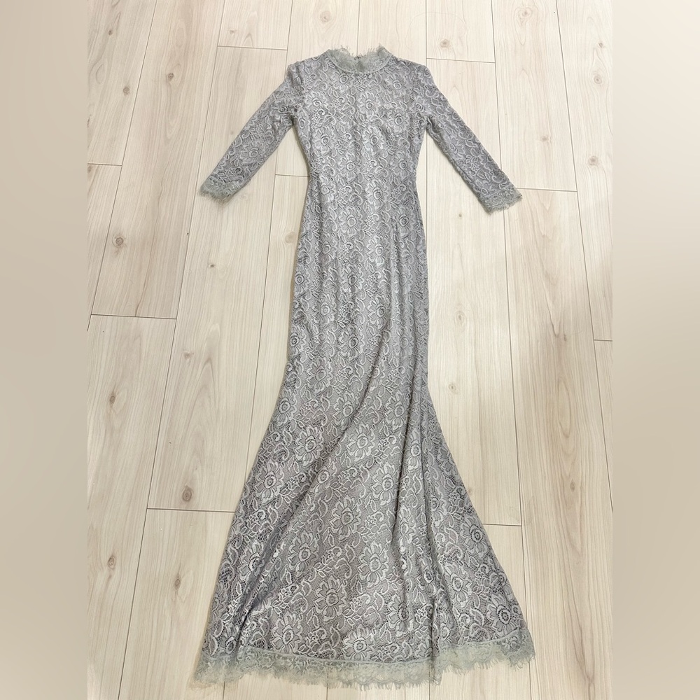 Women’s lulus grey lace maxi dress